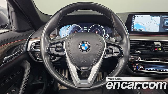 BMW 5-Series 530i xDrive M Sport Package Plus