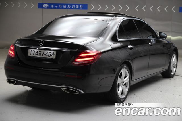 Mercedes-Benz E-Class E200 Avantgarde