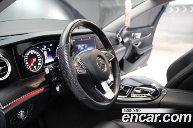 Mercedes-Benz E-Class E200 Avantgarde