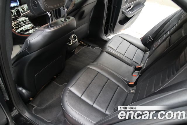 Mercedes-Benz E-Class E200 Avantgarde