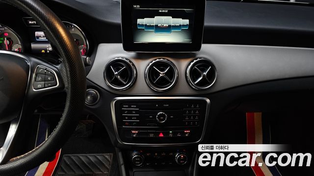 Mercedes-Benz GLA-Class GLA200 d
