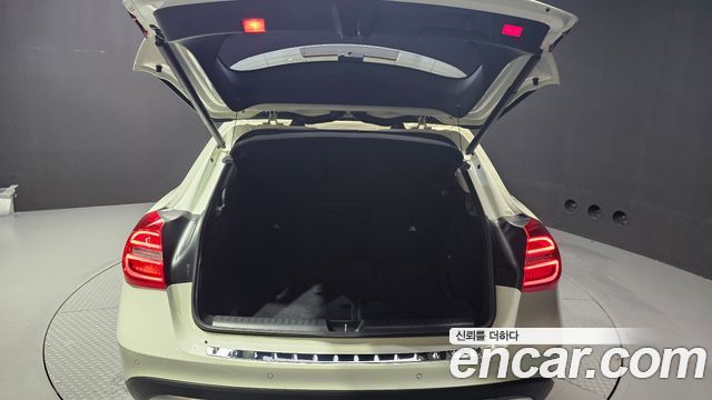 Mercedes-Benz GLA-Class GLA200 d