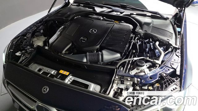 Mercedes-Benz C-Class C200 4MATIC Avantgarde