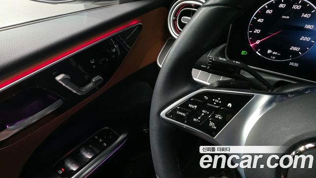 Mercedes-Benz C-Class C200 4MATIC Avantgarde