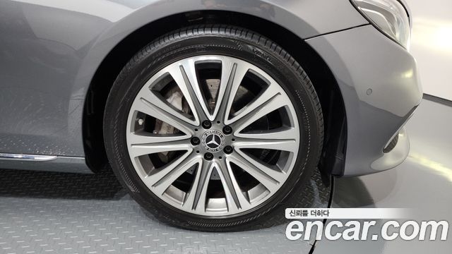 Mercedes-Benz E-Class E400 4MATIC Exclusive