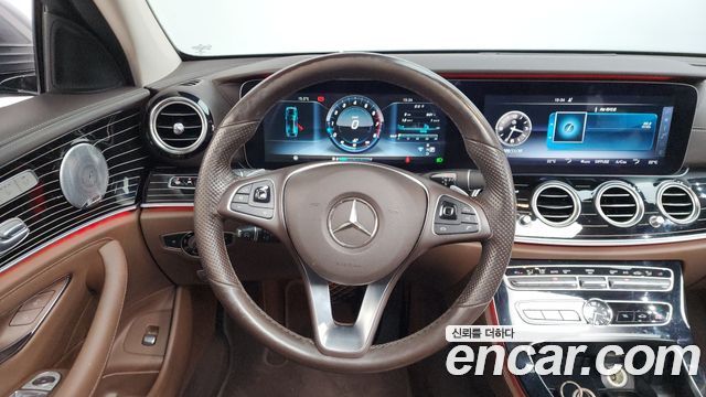 Mercedes-Benz E-Class E400 4MATIC Exclusive