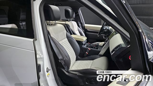 Land Rover Discovery P360 R-Dynamic SE