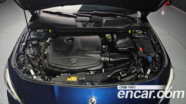 Mercedes-Benz CLA-Class CLA220 AMG Line