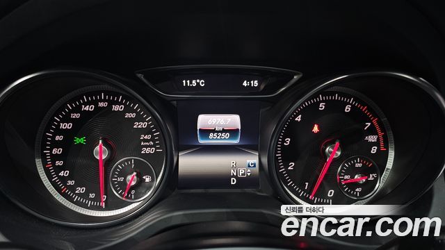 Mercedes-Benz CLA-Class CLA220 AMG Line