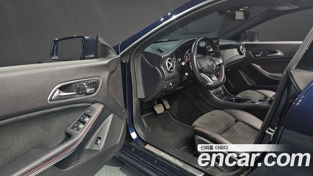 Mercedes-Benz CLA-Class CLA220 AMG Line