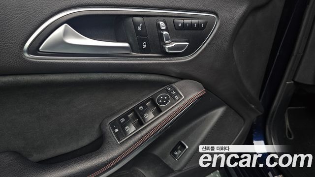 Mercedes-Benz CLA-Class CLA220 AMG Line