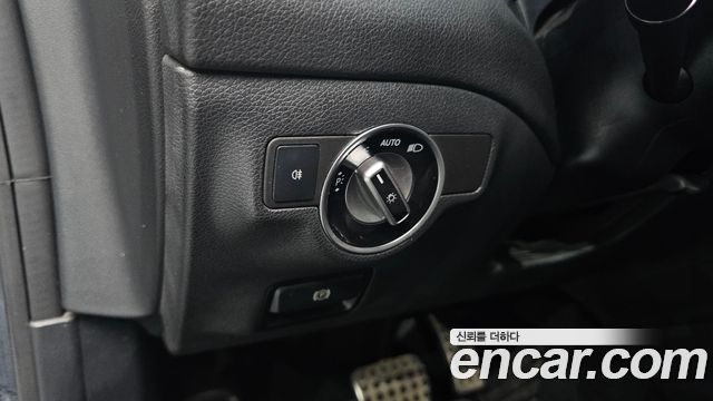 Mercedes-Benz CLA-Class CLA220 AMG Line
