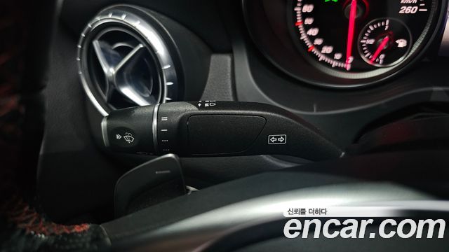 Mercedes-Benz CLA-Class CLA220 AMG Line