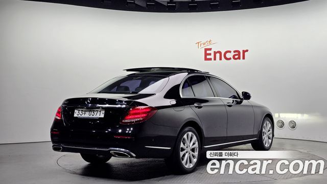 Mercedes-Benz E-Class E300 4MATIC Exclusive
