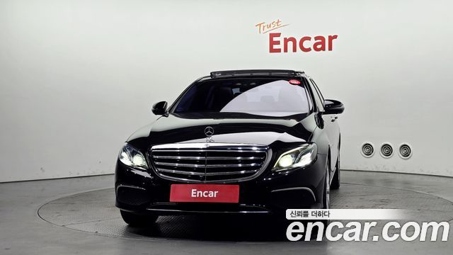 Mercedes-Benz E-Class E300 4MATIC Exclusive