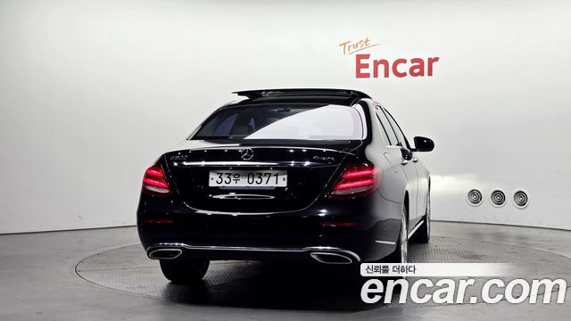 Mercedes-Benz E-Class E300 4MATIC Exclusive