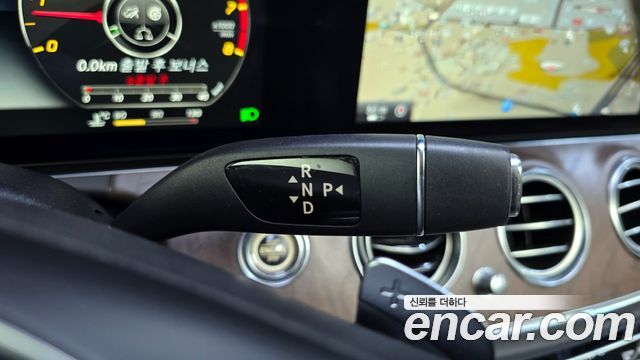 Mercedes-Benz E-Class E300 4MATIC Exclusive
