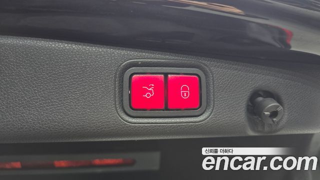 Mercedes-Benz E-Class E300 4MATIC Exclusive