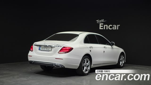Mercedes-Benz E-Class E220d 4MATIC Avantgarde