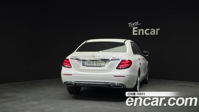 Mercedes-Benz E-Class E220d 4MATIC Avantgarde