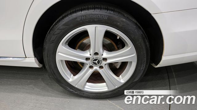 Mercedes-Benz E-Class E220d 4MATIC Avantgarde