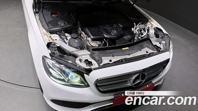 Mercedes-Benz E-Class E220d 4MATIC Avantgarde