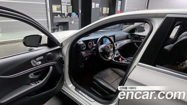 Mercedes-Benz E-Class E220d 4MATIC Avantgarde