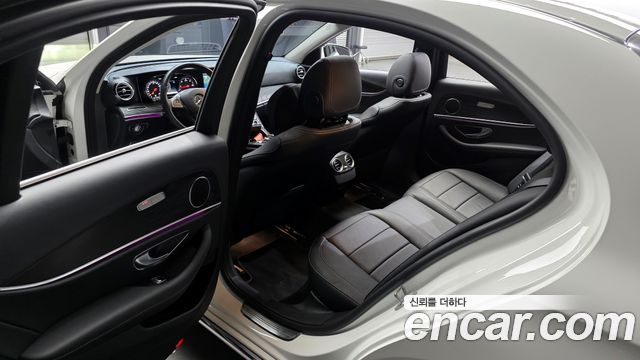 Mercedes-Benz E-Class E220d 4MATIC Avantgarde