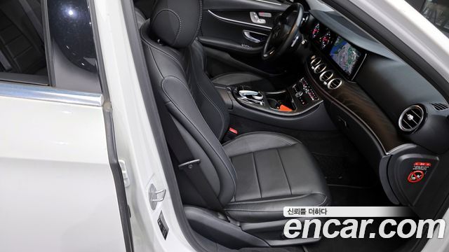 Mercedes-Benz E-Class E220d 4MATIC Avantgarde
