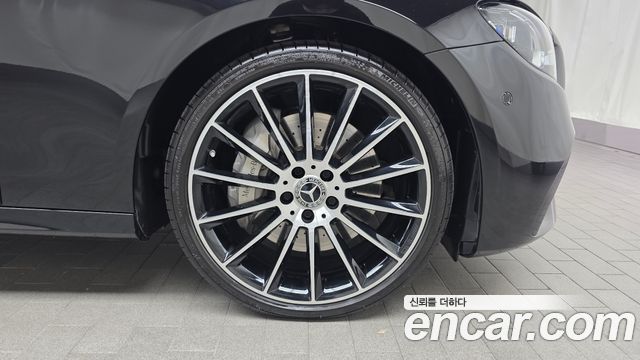 Mercedes-Benz E-Class E350 4MATIC AMG Line
