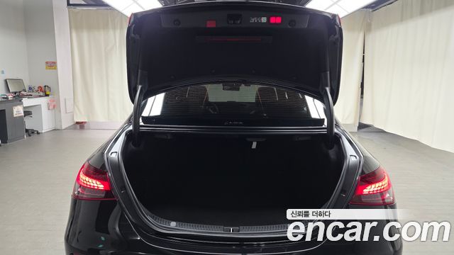 Mercedes-Benz E-Class E350 4MATIC AMG Line