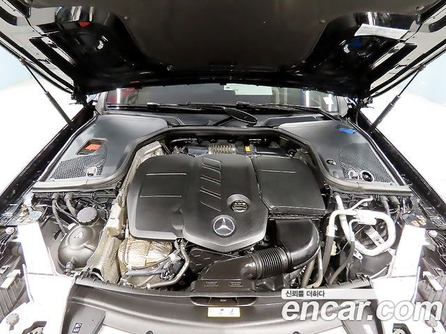 Mercedes-Benz E-Class E220d 4MATIC AMG Line