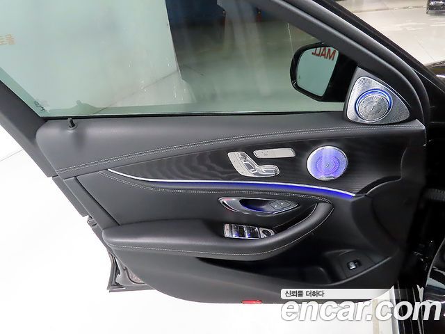 Mercedes-Benz E-Class E220d 4MATIC AMG Line