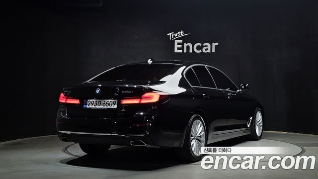 BMW 5-Series 520i Luxury