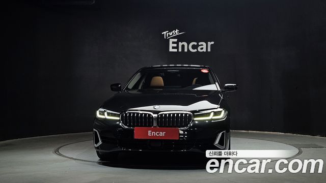 BMW 5-Series 520i Luxury