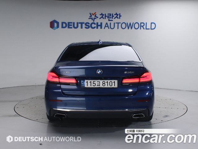 BMW 5-Series 530i xDrive Luxury