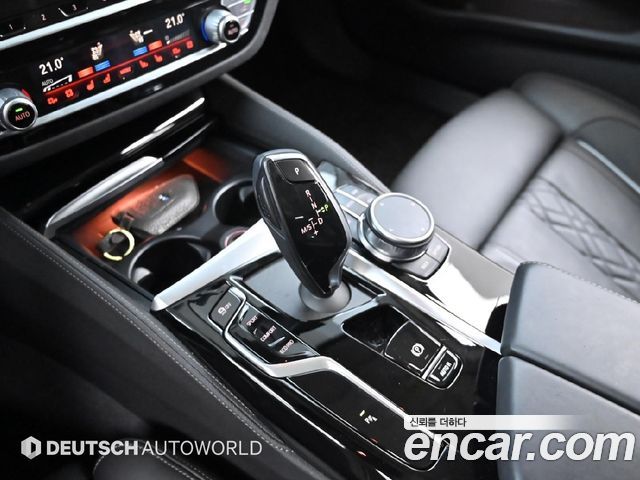BMW 5-Series 530i xDrive Luxury