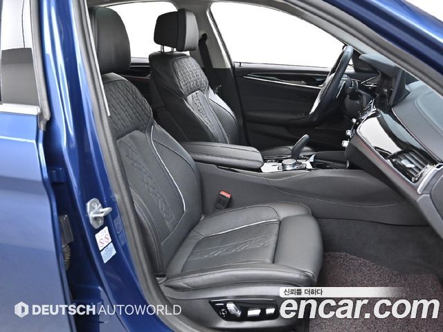 BMW 5-Series 530i xDrive Luxury