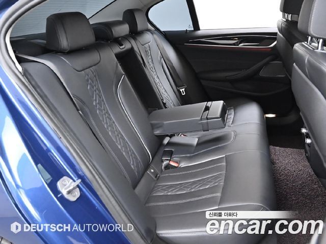 BMW 5-Series 530i xDrive Luxury