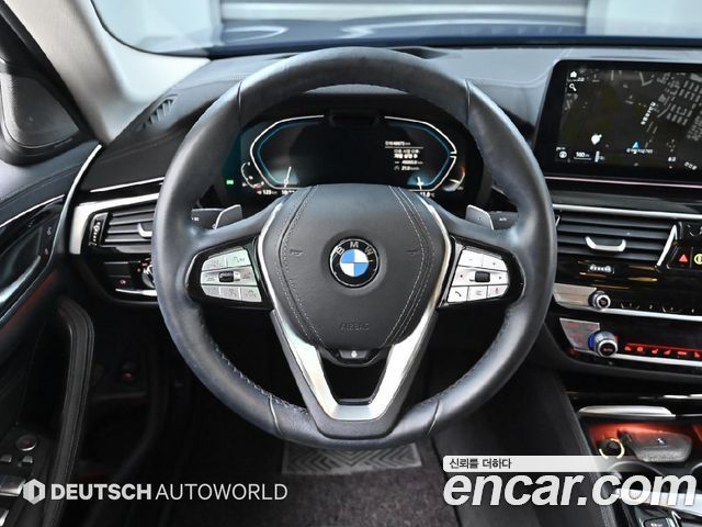 BMW 5-Series 530i xDrive Luxury
