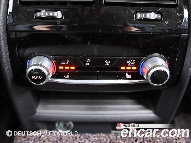 BMW 5-Series 530i xDrive Luxury