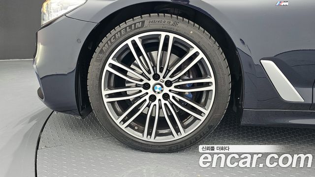 BMW 5-Series 530i M Sport Package Plus