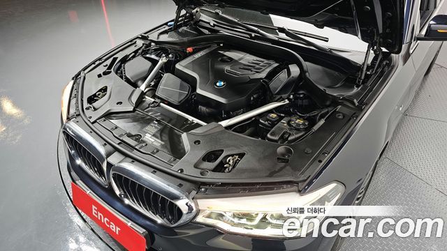 BMW 5-Series 530i M Sport Package Plus