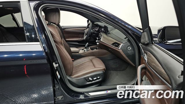 BMW 5-Series 530i M Sport Package Plus