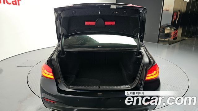 BMW 5-Series 530i M Sport Package Plus