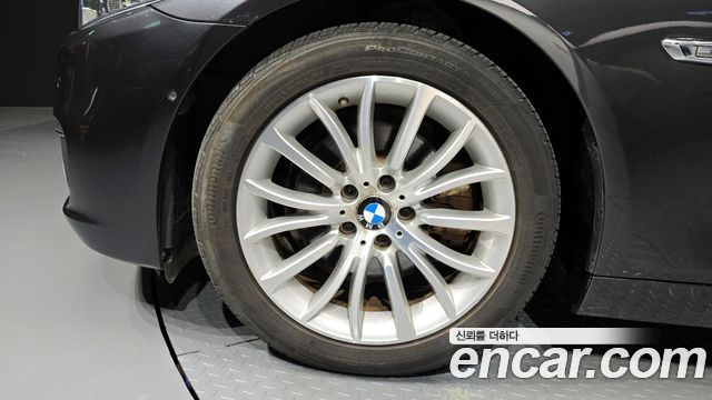 BMW 5-Series 528i Luxury Plus