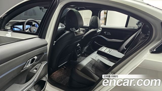 BMW 3-Series 320e M Sports