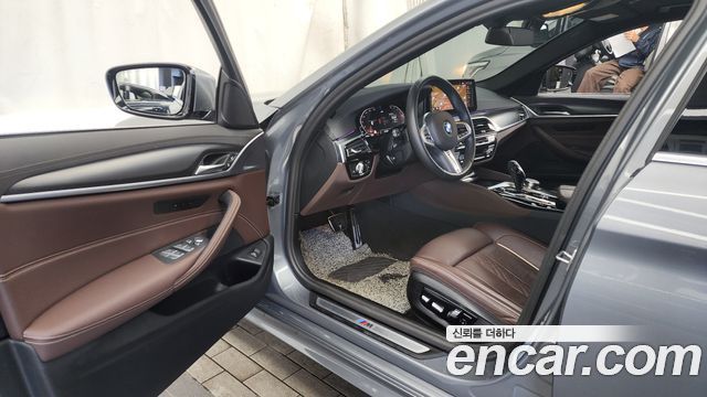 BMW 5-Series 523d xDrive M Sport