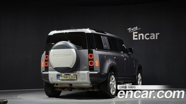 Land Rover Defender 110 D240 SE