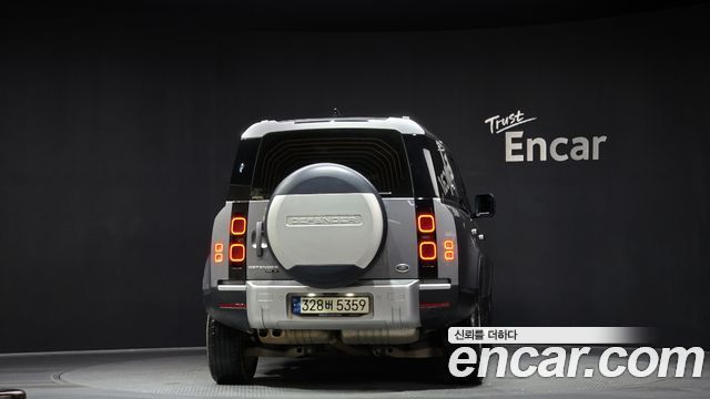 Land Rover Defender 110 D240 SE